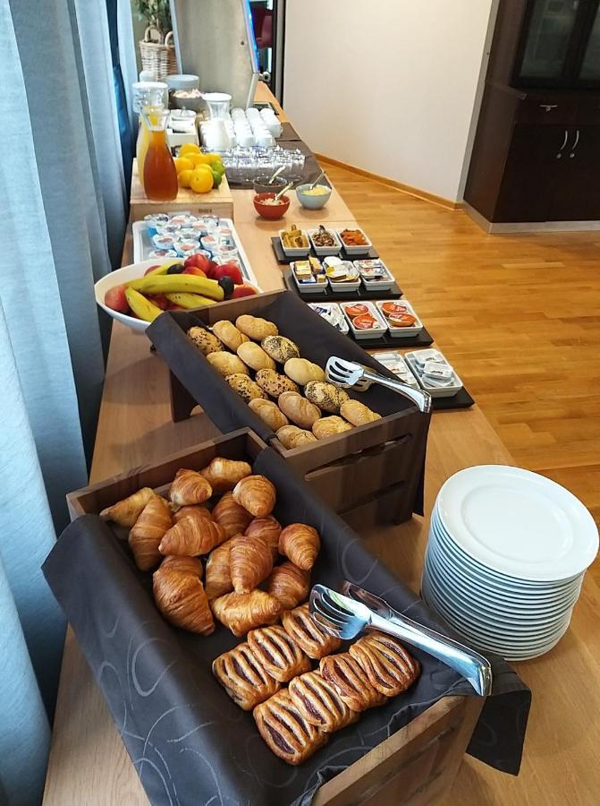 Hotel Spica Lasko Bagian luar foto