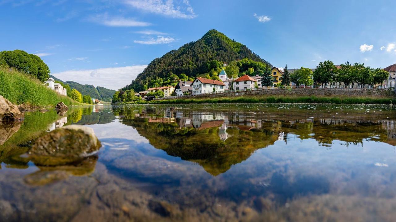 Hotel Spica Lasko Bagian luar foto